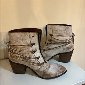Distressed White Ankle Boots with Lace-Up Design and Stacked Heel
